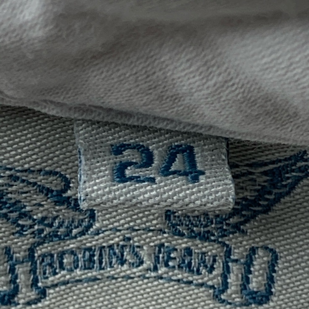 Robins Jeans - Picture 8 of 10